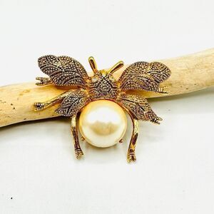 Vintage Gold, Pearl & Rhinestone Bee Insect Brooch Pin